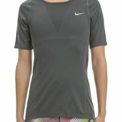 Κουπόνι 👍 Γυναικεία κοντομάνικη μπλούζα Nike μαύρη ⭐