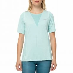 Εκπτωση ❤️ Γυναικεία κοντομάνικη μπλούζα Nike γαλάζια 🎁