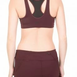 Πολύ καλή προσφορά 🎉 Γυναικείο αθλητικό μπουστάκι NIKE SHAPE ZIP μπορντό 😀 -Τρέξιμο Κατάστημα 1553492.1 q271 3 nike γυναικείο αθλητικό μπουστάκι nike shape zip μπορντό x1000