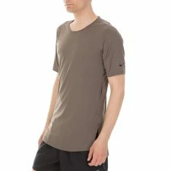 Flash Sale ✨ Ανδρική κοντομάνικη μπλούζα NIKE TOP SS FTTD UTILITY χακί 😀 -Τρέξιμο Κατάστημα 1599793.1 x571 2 nike ανδρική κοντομάνικη μπλούζα nike top ss fttd utility χακί x1000