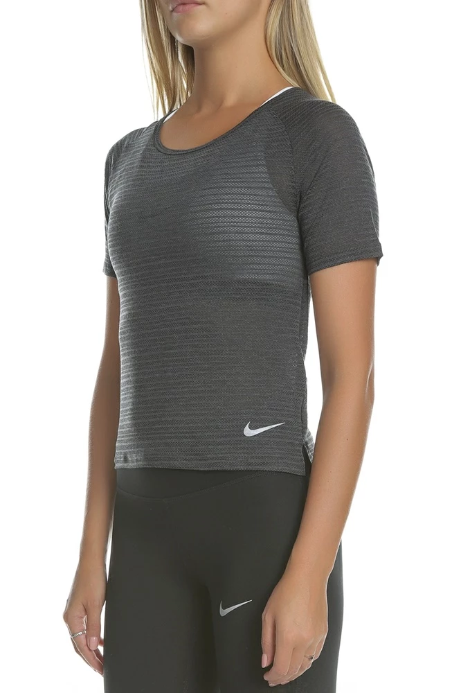 Φτηνός 🎉 Γυναικεία κοντομάνικη μπλούζα NIKE MILER TOP SS BREATHE ανθρακί 👍 5 Φτηνός 🎉 Γυναικεία κοντομάνικη μπλούζα NIKE MILER TOP SS BREATHE ανθρακί 👍 - Image 3