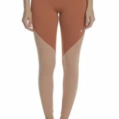 Καλύτερη πώληση 🔔 Γυναικείο κολάν Nike Epic Lux μπεζ 🤩