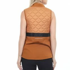 Ολοκαίνουργιο ✨ Γυναικείο αμάνικο τζάκετ NIKE AROLYR χρυσό ✔️ -Τρέξιμο Κατάστημα 1744554.1 kfy1 3 nike γυναικείο αμάνικο τζάκετ nike arolyr χρυσό x1000